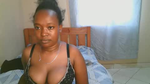 Snapshot of naughtynova33 chatting on October 11, 10:25 am nova online show from October 11, 10:25 am