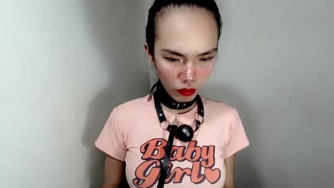 Snapshot of naughtypetiteangel chatting on November 23, 10:09 pm naughtypetiteangel online show from November 23, 10:09 pm