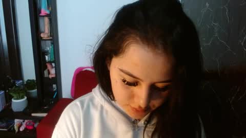 Snapshot of naughtyplayass chatting on May 6, 3:39 pm naughtyplayass online show from May 6, 3:39 pm