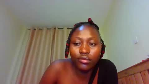 naughtyqueen12 online show from October 28, 8:18 am