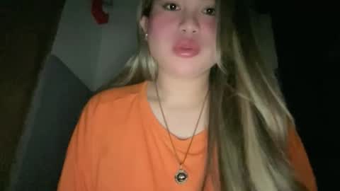 Snapshot of naughtyrosecum chatting on June 11, 1:09 pm Rose Wilson online show from June 11, 1:09 pm