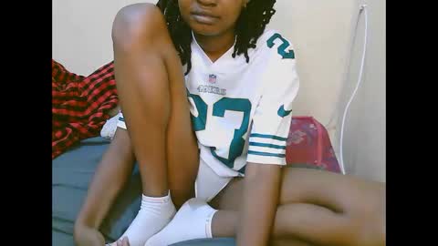 naughtyqueen online show from November 10, 7:40 am