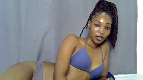 naughtyy4u online show from May 2, 9:36 am