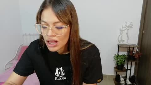 Snapshot of naugthy_muse chatting on June 7, 1:21 am sabrina online show from June 7, 1:21 am