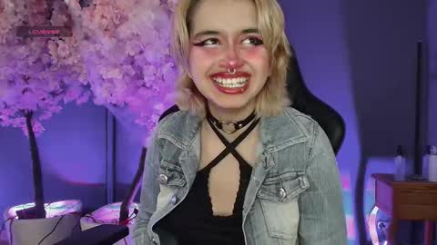 Snapshot of navier__ chatting on October 24, 9:11 pm Navier online show from October 24, 9:11 pm