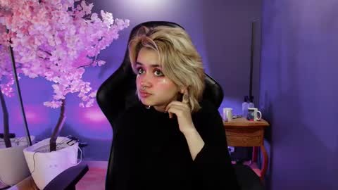 Snapshot of navier__ chatting on November 5, 2:50 pm Navier online show from November 5, 2:50 pm