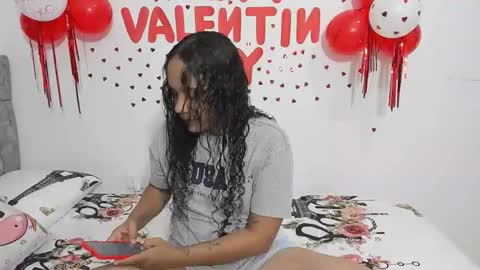 nay_and_aleja online show from February 14, 4:09 am