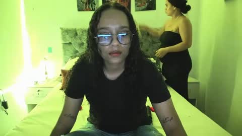 nay_and_aleja online show from June 15, 1:08 am