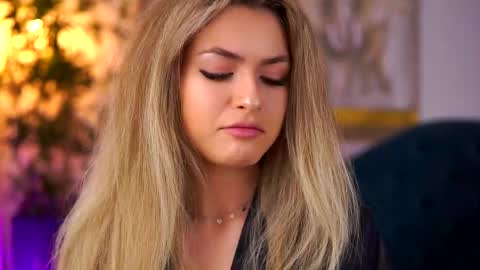 Naya online show from February 4, 7:09 pm