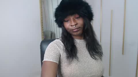Snapshot of nayariskaya chatting on May 4, 4:03 pm Nayaris 3 online show from May 4, 4:03 pm