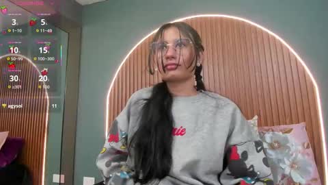 Naye  online show from October 14, 3:40 am