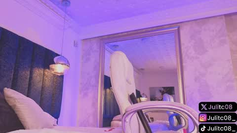 Juli  online show from January 21, 2:26 pm