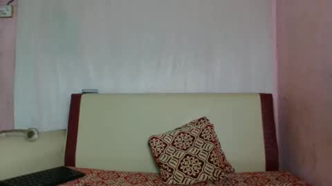 Snapshot of nayrah12 chatting on December 3, 9:40 am nayrah12 online show from December 3, 9:40 am