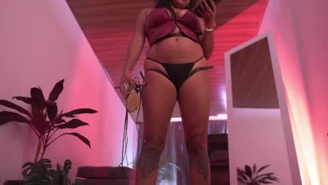 Snapshot of ne_fertari chatting on June 5, 2:56 pm Nefertari online show from June 5, 2:56 pm
