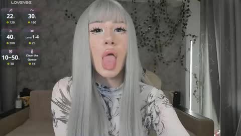 Eva online show from May 1, 9:36 am