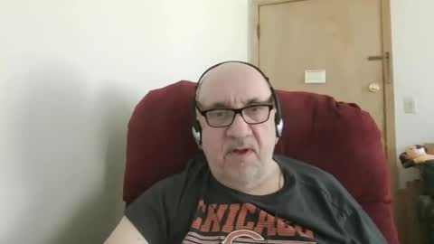 Tom online show from May 3, 9:32 pm