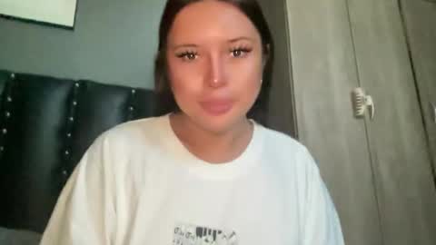 karla online show from April 23, 1:51 am