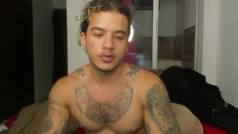 Snapshot of neeii chatting on December 5, 2:31 am Nei turn green online show from December 5, 2:31 am