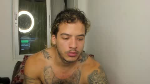 Snapshot of neeii chatting on December 11, 5:43 am Nei turn green online show from December 11, 5:43 am