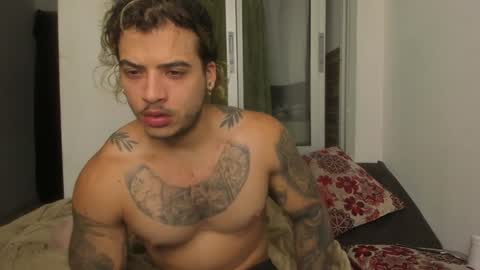 Snapshot of neeii chatting on December 13, 4:11 am Nei turn green online show from December 13, 4:11 am