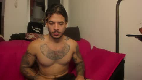 Snapshot of neeii chatting on January 5, 8:22 am Nei turn green online show from January 5, 8:22 am