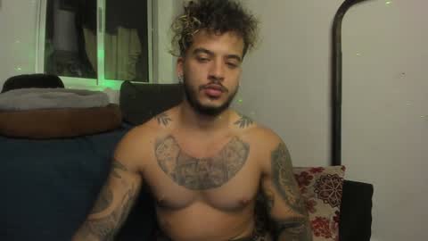 Snapshot of neeii chatting on January 13, 2:39 am Nei turn green online show from January 13, 2:39 am