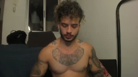 Snapshot of neeii chatting on January 16, 5:32 am Nei turn green online show from January 16, 5:32 am