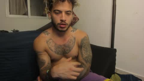 Snapshot of neeii chatting on January 21, 4:10 am Nei turn green online show from January 21, 4:10 am