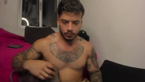 Snapshot of neeii chatting on February 6, 11:54 am Nei turn green online show from February 6, 11:54 am