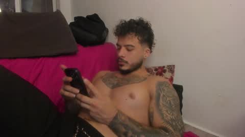 Snapshot of neeii chatting on February 8, 7:59 pm Nei turn green online show from February 8, 7:59 pm