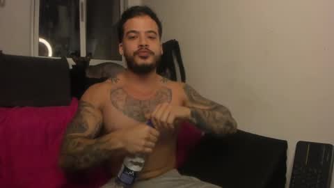 Snapshot of neeii chatting on February 9, 6:05 pm Nei turn green online show from February 9, 6:05 pm