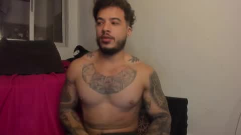 Snapshot of neeii chatting on February 12, 12:01 pm Nei turn green online show from February 12, 12:01 pm