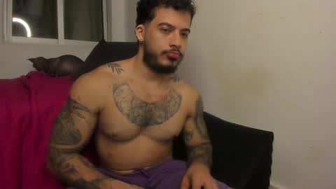 Snapshot of neeii chatting on March 5, 2:57 am Nei turn green online show from March 5, 2:57 am