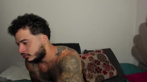 Snapshot of neeii chatting on September 17, 11:01 am Nei turn green online show from September 17, 11:01 am