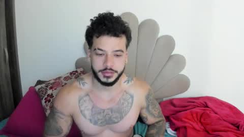 Snapshot of neeii chatting on September 29, 12:27 am Nei turn green online show from September 29, 12:27 am