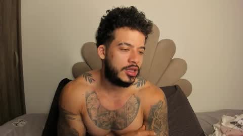 Snapshot of neeii chatting on October 9, 9:51 am Nei turn green online show from October 9, 9:51 am