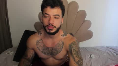 Snapshot of neeii chatting on October 12, 12:59 pm Nei turn green online show from October 12, 12:59 pm