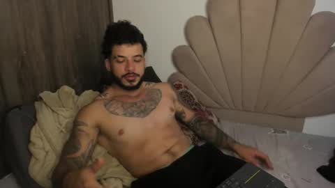 Snapshot of neeii chatting on October 18, 7:36 pm Nei turn green online show from October 18, 7:36 pm