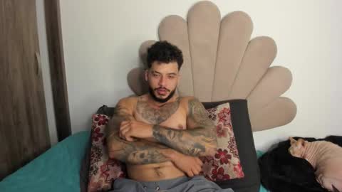 Snapshot of neeii chatting on October 22, 2:12 am Nei turn green online show from October 22, 2:12 am