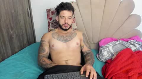 Snapshot of neeii chatting on October 25, 12:23 pm Nei turn green online show from October 25, 12:23 pm