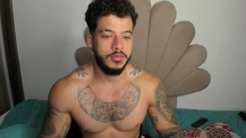 Snapshot of neeii chatting on November 1, 9:55 am Nei turn green online show from November 1, 9:55 am