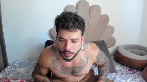 Snapshot of neeii chatting on November 7, 7:14 pm Nei turn green online show from November 7, 7:14 pm