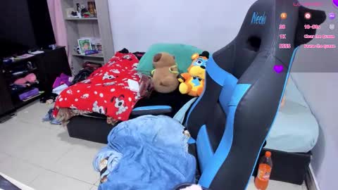 Geek Nicole    im Neeko UwU online show from November 12, 4:51 pm