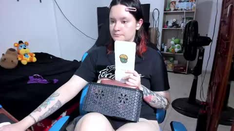 Snapshot of neeko_lol_ chatting on May 24, 10:04 pm Geek Nicole im Neeko UwU online show from May 24, 10:04 pm