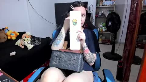 Snapshot of neeko_lol_ chatting on May 27, 11:02 pm Geek Nicole im Neeko UwU online show from May 27, 11:02 pm