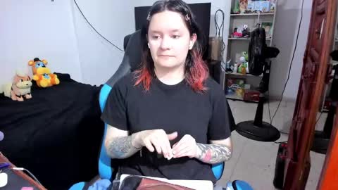 Snapshot of neeko_lol_ chatting on June 4, 12:33 pm Geek Nicole im Neeko UwU online show from June 4, 12:33 pm