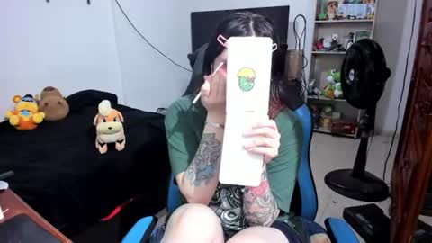 Geek Nicole    im Neeko UwU online show from June 17, 11:45 am