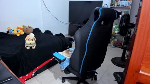 Geek Nicole    im Neeko UwU online show from June 28, 11:49 am