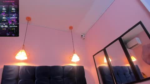Snapshot of neferet_opal chatting on April 23, 1:51 am neferet_opal online show from April 23, 1:51 am
