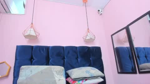 Snapshot of neferet_opal chatting on April 26, 1:25 am neferet_opal online show from April 26, 1:25 am